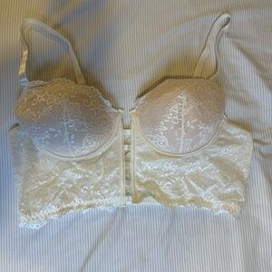 Elegant Lace Underwire Bra in Cream